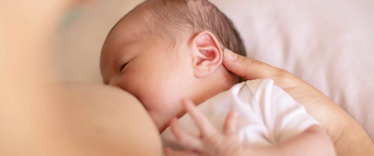 How much should a newborn baby eat?