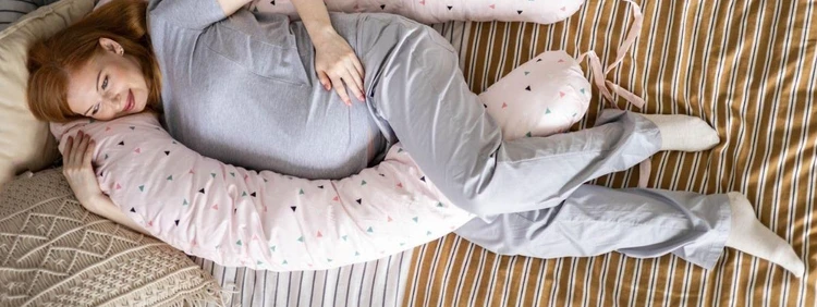 How to Use a Pregnancy Pillow