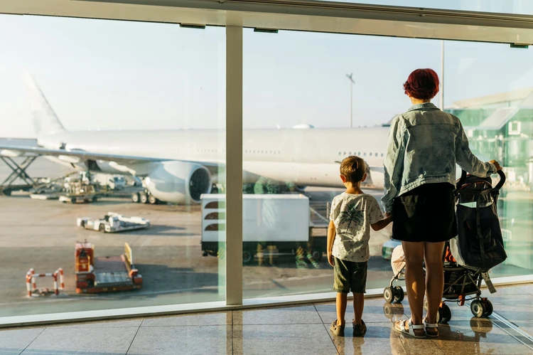 Vacation-ready wheels: The travel strollers Peanut mamas swear by 🌴👶